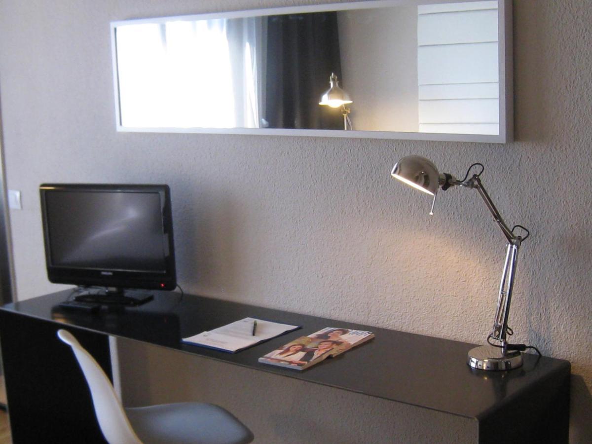 Habitus Hotel Leyre Pamplona Bagian luar foto