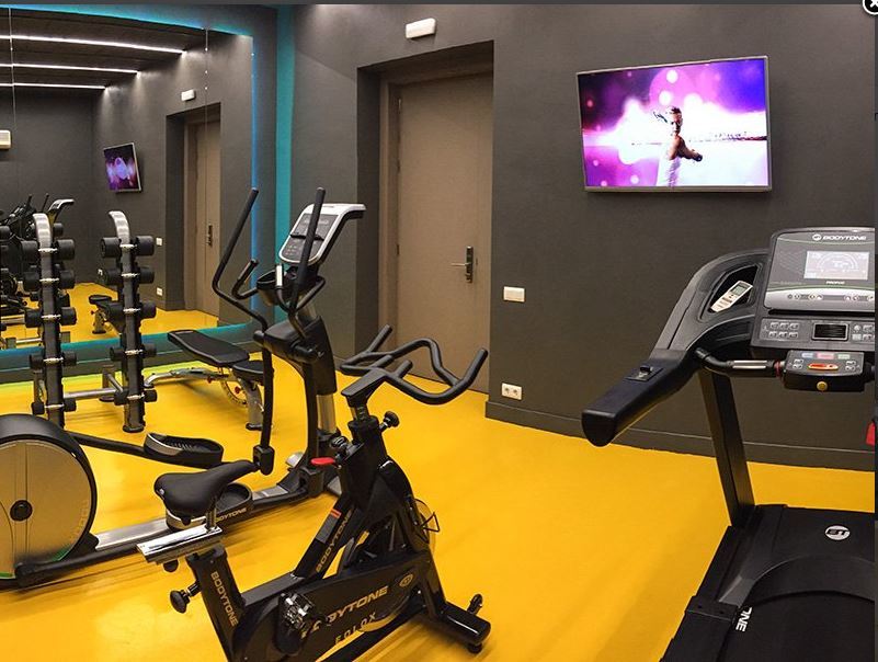 Habitus Hotel Leyre Pamplona Bagian luar foto