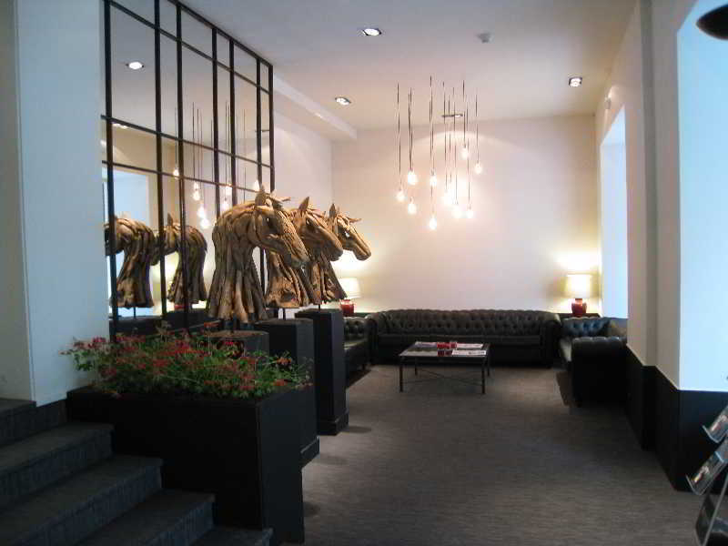 Habitus Hotel Leyre Pamplona Bagian luar foto