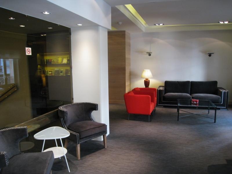 Habitus Hotel Leyre Pamplona Bagian luar foto