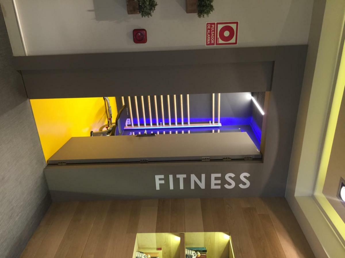 Habitus Hotel Leyre Pamplona Bagian luar foto