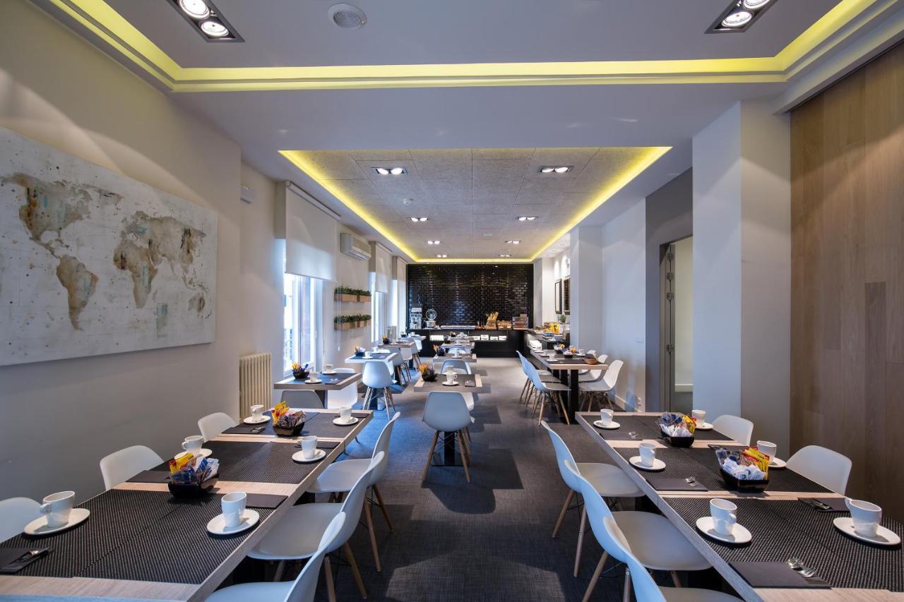 Habitus Hotel Leyre Pamplona Bagian luar foto